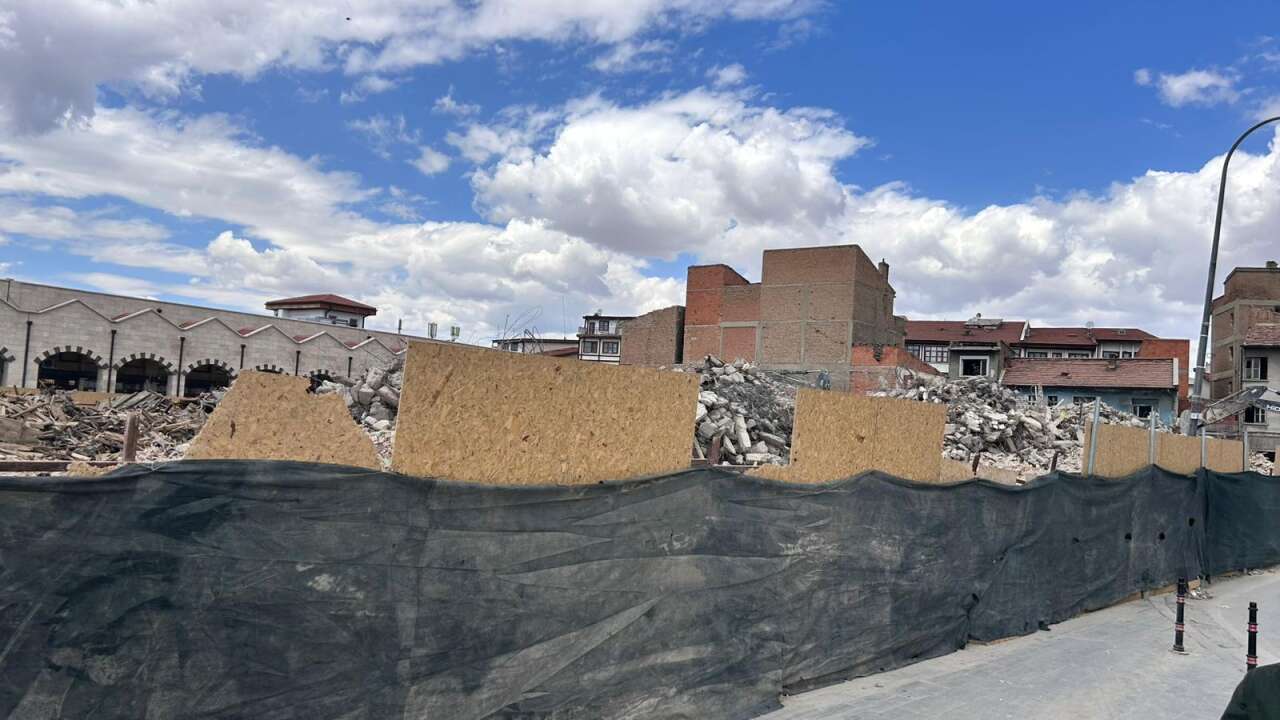 Konya’nın kalbinde yıkım sürüyor 3